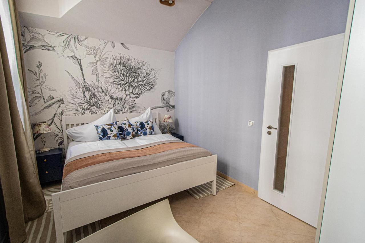 Modern And Spacious Apartments In City Center براغ المظهر الخارجي الصورة