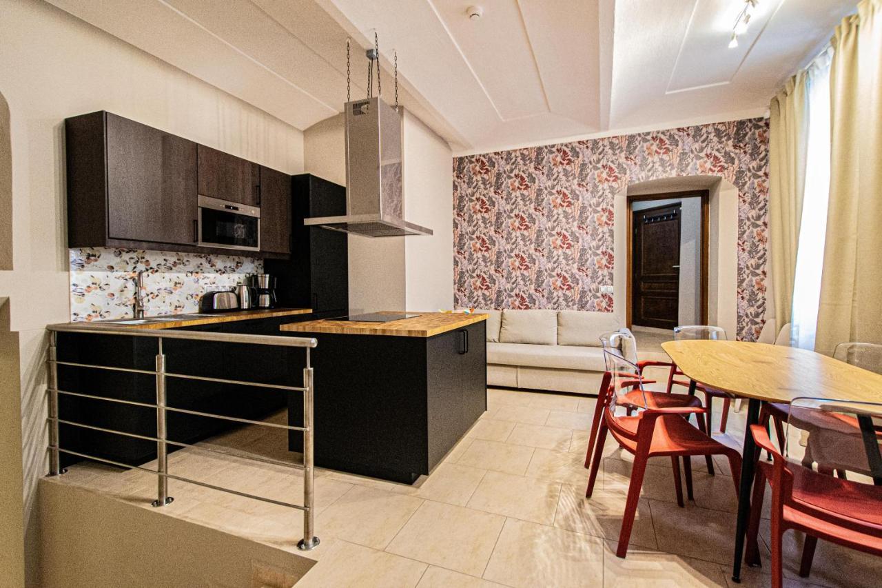Modern And Spacious Apartments In City Center براغ المظهر الخارجي الصورة