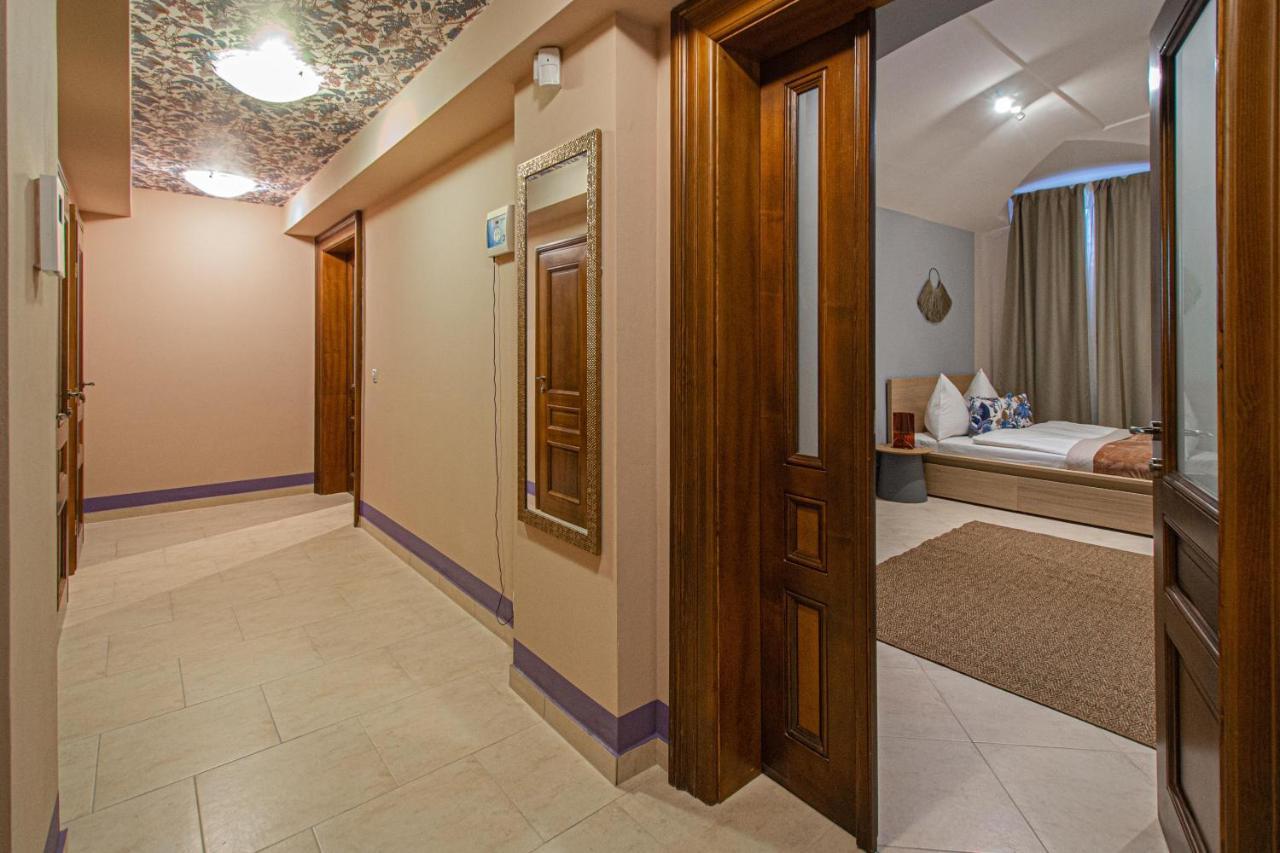 Modern And Spacious Apartments In City Center براغ المظهر الخارجي الصورة